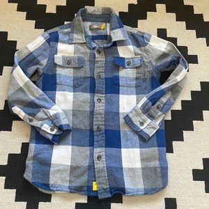Kids small 6/7 blue Buffalo plaid flannel shirt Rumi + Ryder